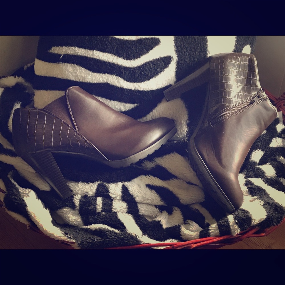 Brown ankle boot
